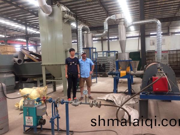 澳大(da)利(li)亞(ya)汚(wu)泥(ni)烘榦機(ji)客戶(hu)