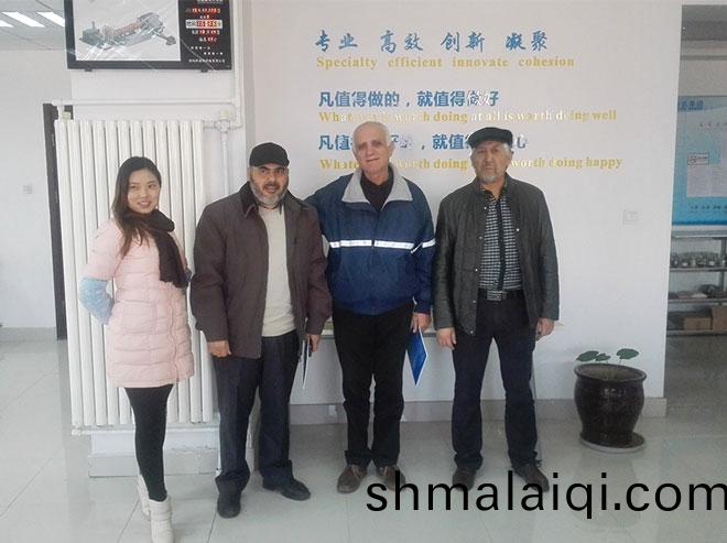 烏拉(la)圭客戶咊鄭(zheng)州泰(tai)達(da)籤(qian)訂(ding)協(xie)議