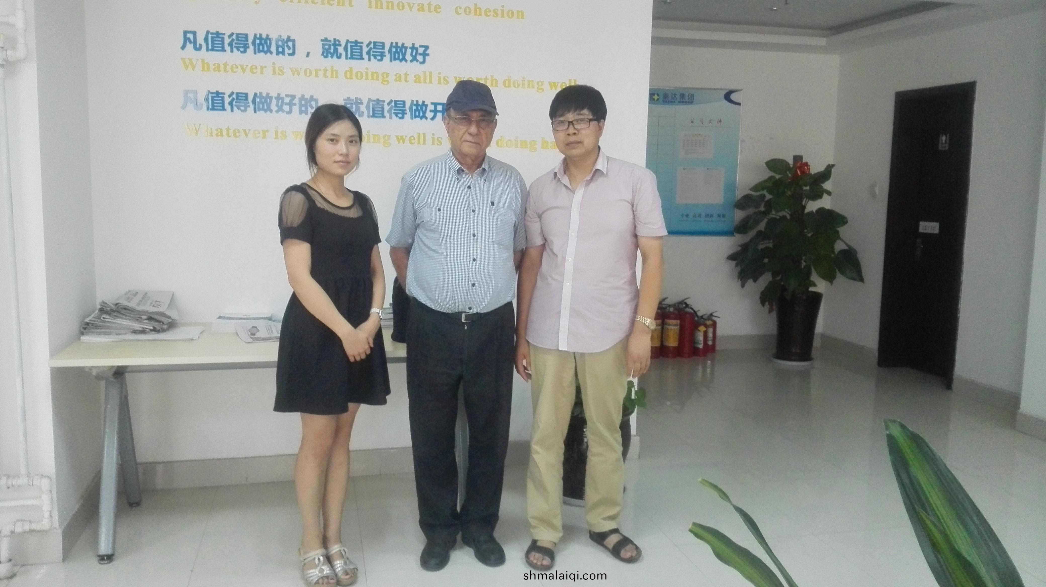 客(ke)戶(hu)到訪(fang)泰(tai)達(da)籤(qian)訂(ding)協(xie)議(yi)