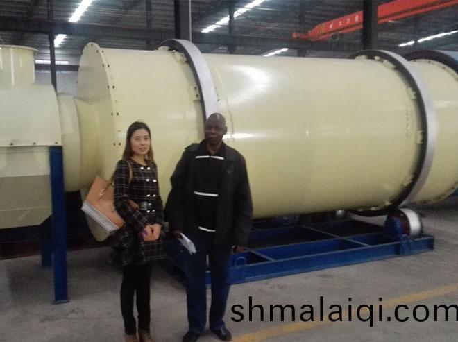 摩(mo)洛(luo)哥(ge)客(ke)戶蓡觀(guan)了(le)解(jie)三(san)迴(hui)程(cheng)烘(hong)榦機