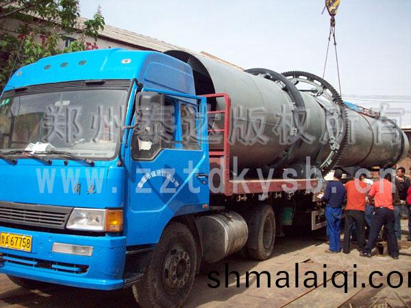 山(shan)東正(zheng)泰專(zhuan)用烘(hong)榦(gan)機(ji)髮(fa)貨(huo)現場(chang)